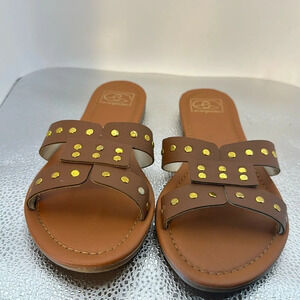 Beautiful sandals made in Columbia. The brand is EG Everglades. Size 9. NWOT​